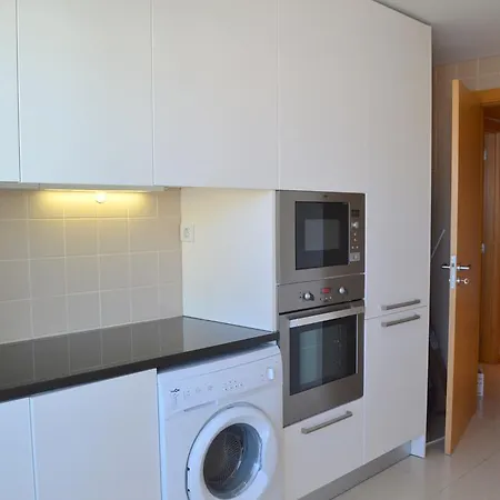 Oriente | 9, Lisbon Deluxe Apartment *